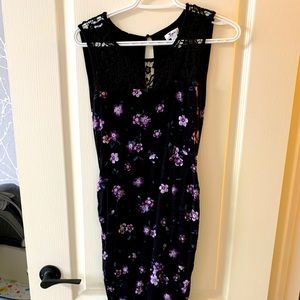 Thyme Materinty. Size small. EUC